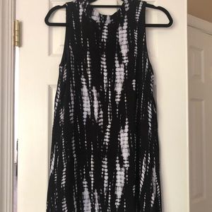 Black and White sleeveless dress